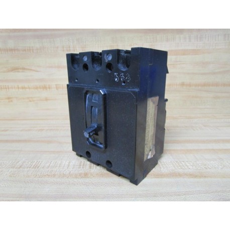 ITE ET1572 20A Circuit Breaker Chipped Housing - Used