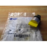 Allen Bradley 800EM-SR35 Spring Return Selector Switch 800EMSR35