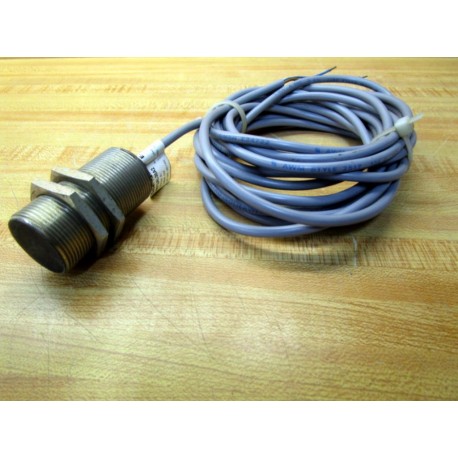 Cutler-Hammer E57SAL30A2 Eaton Proximity Sensor - Used