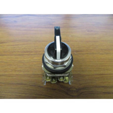 Allen Bradley 800T-J17KC7 Selector Switch (2) 800T-XA - New No Box