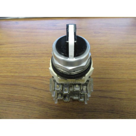 Allen Bradley 800T-J2KC1C Selector Switch - Used