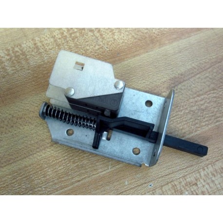 HTI Tech 222D8286P001 GE Oven Door Switch - Used