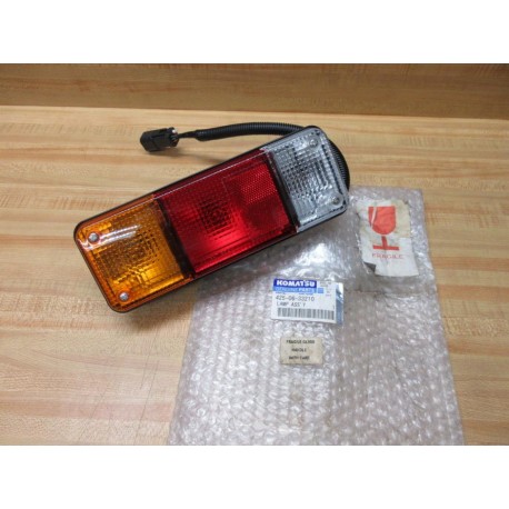 Komatsu 425-06-33210 Lamp Assembly 4250633210