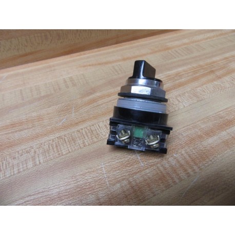 General Electric CR104PSG21Y001 Selector Switch GE - New No Box