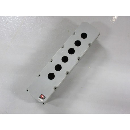 Eaton 10250TE34 Pushbutton Enclosure N6 WHardware 6 Holes - Used