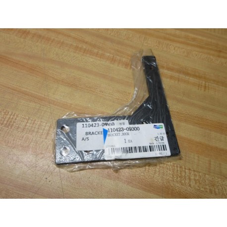 Doosan 110423-09300 Door Bracket 11042309300