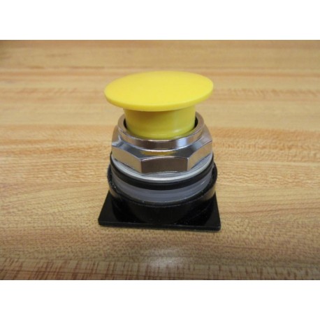 General Electric CR104PBM00R5 Pushbutton GE Yellow - New No Box