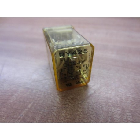Idec RY42S-U-DC24V Relay RY42SUDC24V - Used