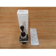 Allen Bradley 800T-T2H3EEXX 2-Way Toggle Switch W(2) 800T-XD2