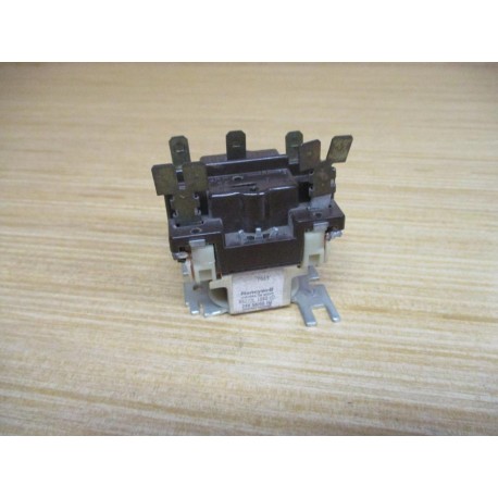 Honeywell R8222L 1040 Relay R8222L1040 - Used