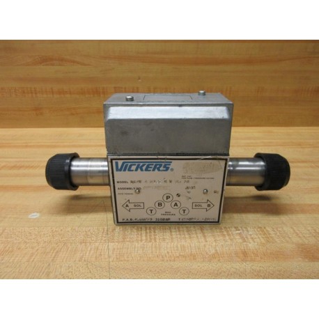 Vickers DG4V-4-012C-M-W-B5-10 Valve 02-337076 - Used