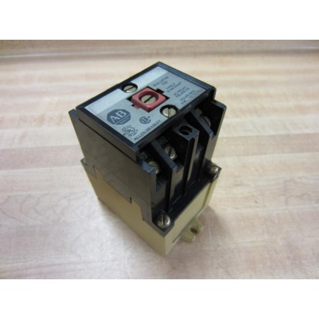 Allen Bradley 700-P400A1 Starter Relay 700P400A1 Chipped (Pack of 2) - Used