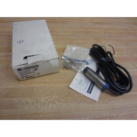 Telemecanique XS2-M18MA230 Proximity Switch XS2M18MA230 091238