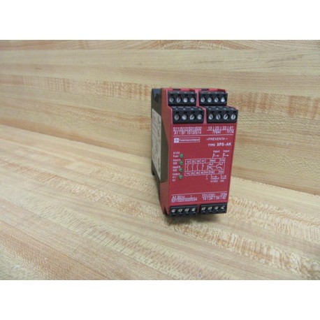 Telemecanique XPS-AK311144P Schneider Safety Relay Chipped Din Rail - New No Box