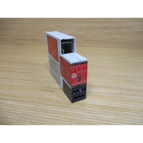 Banner IM-T-9A Safety Interface Module 61425 IMT9A Missing Terminal Block - Used