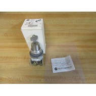 Allen Bradley 800T-H4804D1 Selector Switch