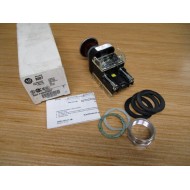 Allen Bradley 800T-FXQH24RA5 Push Button W(2) 800T-XD4 & 800T-Blank