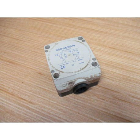 Telemecanique XSD-A500519 Osisense Proximity Sensor XSDA500519 - Used