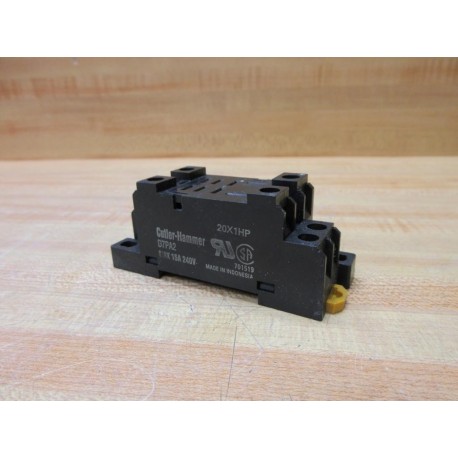 Cutler Hammer D7PA2 Relay Socket - New No Box