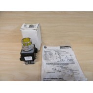 General Electric CR104PBL11E3S8 Push Button Switch