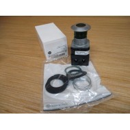 Allen Bradley 800T-FXNQH2GA7 Illuminated Push Button