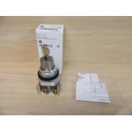 Allen Bradley 800T-H32A2 Selector Switch
