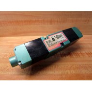 Numatics 081SS402K000030 Valve 082SS425K015M30 - Used