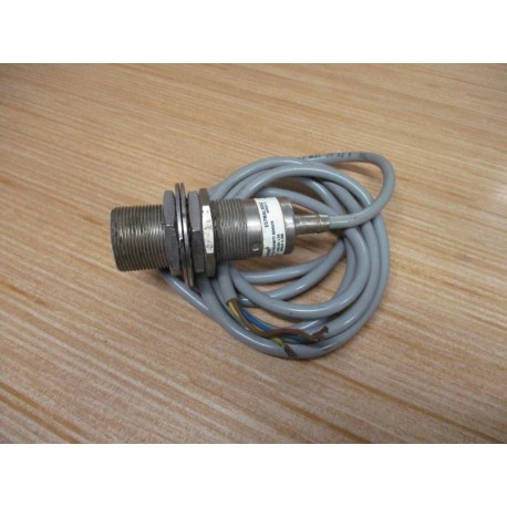 Cutler-Hammer E57MAL30A2 Eaton Inductive Proximity Sensor - Used
