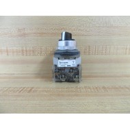 Allen Bradley 800T-N2KF4 Selector Switch 800TN2KF4 W800T-XA (X2) - Used