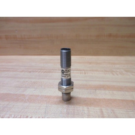 Allen Bradley 871TM-DH4NP12-D4 Proximity Sensor - New No Box