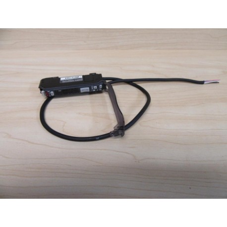 Keyence FS-V33 Photoelectric Amplifier - Used