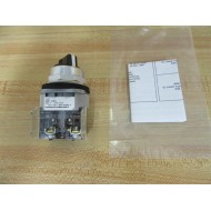 Allen Bradley 800T-H2D1 Selector Switch  800TH2D1 W 800T-XD1 - New No Box