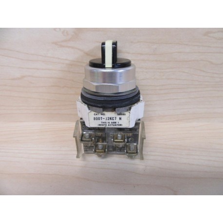 Allen Bradley 800T-J2KC7 Selector Switch 800TJ2KC7 W800T-XA Contact - Used