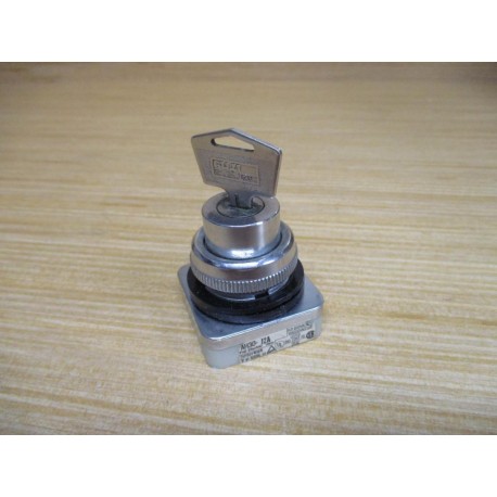 Fuji Electric AH30-J2A Keyed Selector Switch AH30J2A - Used