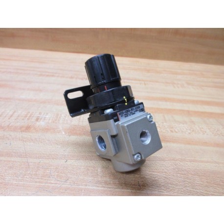 SMC AR20-02BG-1RY-X2106 Regulator WBracket - Used