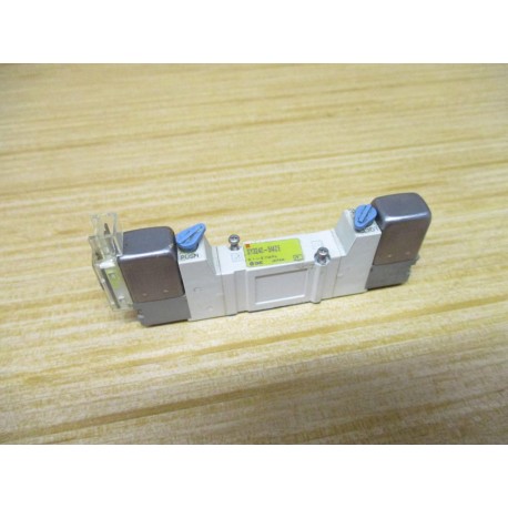 SMC SY3240-5MZE Solenoid Valve SY32405MZE WO 1 Plug Connector - Used
