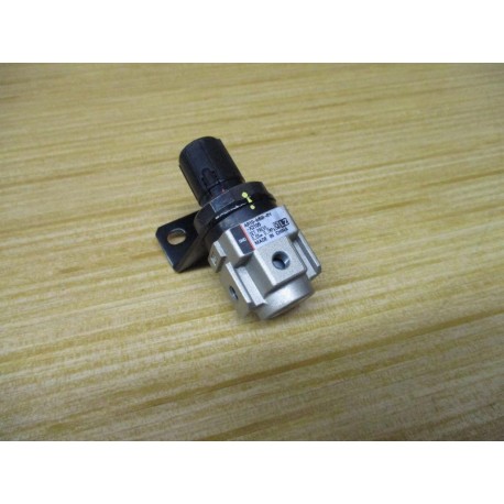 SMC AR10-M5B-RY-X2109 Regulator AR10M5BRYX2109 W Bracket - Used