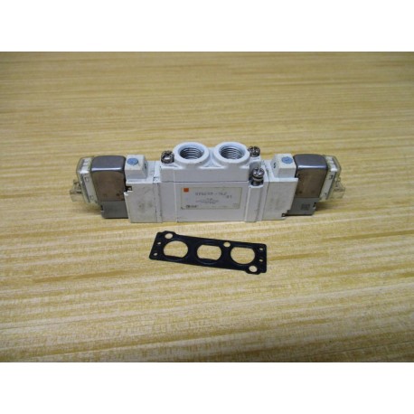 SMC SY5220-5LZ-01 Solenoid Valve SY52205LZ01 - Used