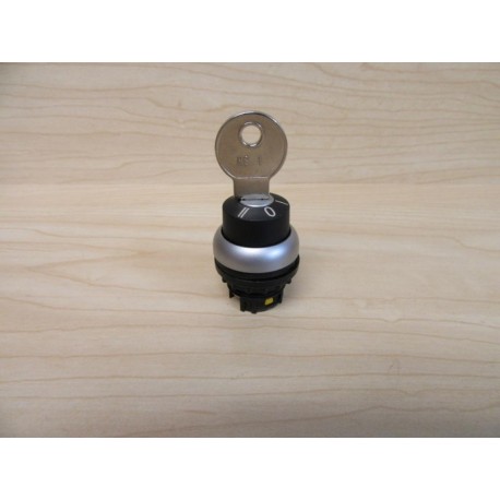 Cutler Hammer Eaton M22-WRS3-A4 Selector Switch - New No Box
