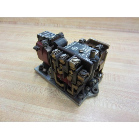Joslyn Clark 713UP Pneumatic Relay Chipped - Used