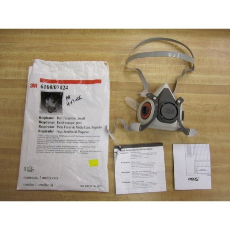 3M 610007024 Half Face Piece Respirator Small