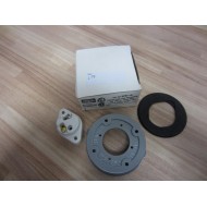 Hubbell VFB-15 Fixture Cap With Receptacle .