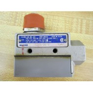 Honeywell BZE6-2RN2 Limit Switch BZE62RN2 - Used