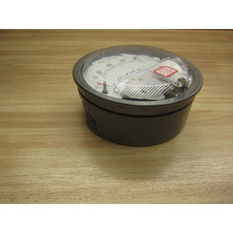 Dwyer 2001-C Pressure Gauge 2001C - Used