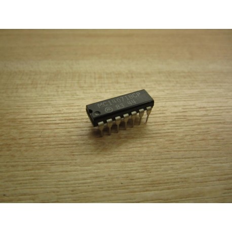 Motorola MC14071BCP Integrated Circuit