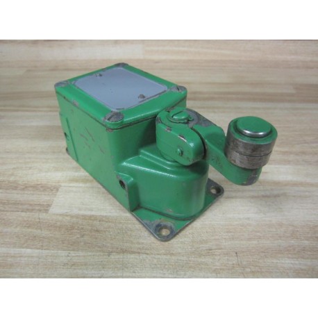 Square D 9007 TUB4 Limit Switch 9007TUB4 WRoller Arm - Used