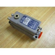 Square D 9007-AW12 Limit Switch 9007AW12 Series D No Lever - Used