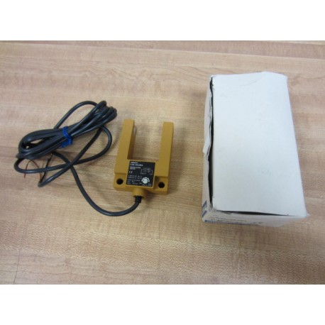 Omron E3S-GS3B4 Photoelectric Switch E3SGS3B4 12 To 24 VDC