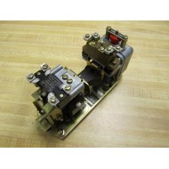 Square D 9050-B0-2D Pneumatic Timing Delay 9050-BO-2D - Used