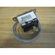 B12-389 Thermostatic Switch  860280373B00 - New No Box